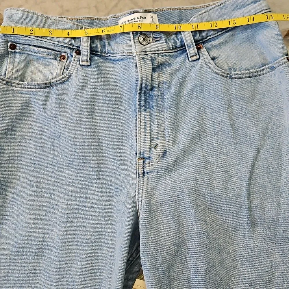 Abercrombie & Fitch The 90's High Rise Light Wash Jeans Size 29 (Size 8) - Picture 12 of 15